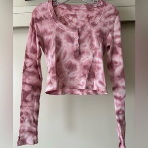 Aeropostale Adorable tie dyed top with button detail